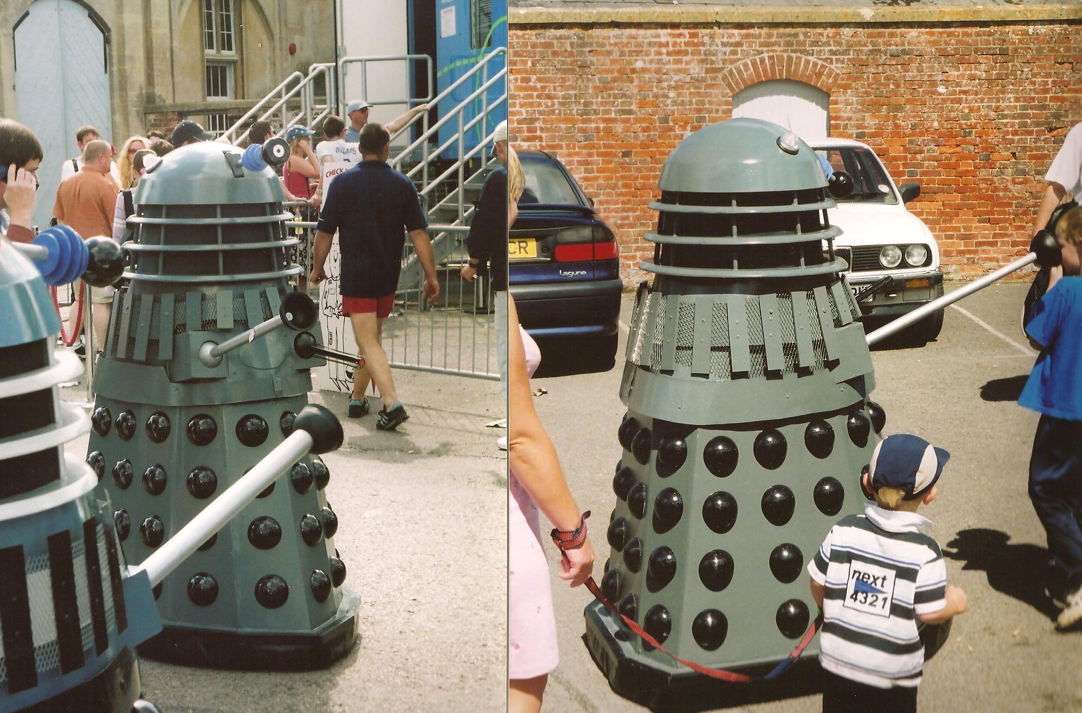 WORKINGATLONGLEATasdalek2001.jpg